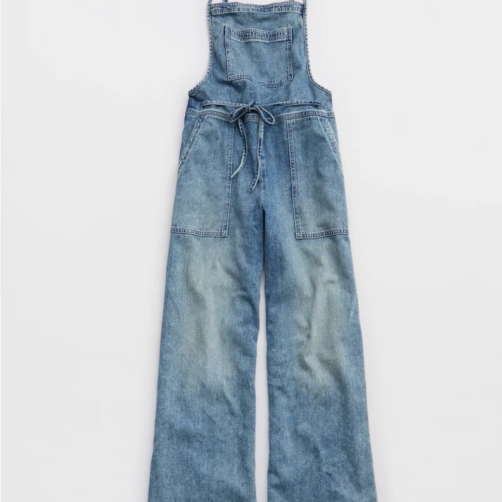 American Eagle Outfitters Light Blue Denim Overalls